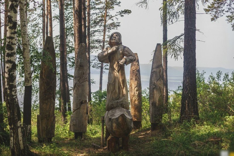 Деревянное «Лукоморье» на Байкале