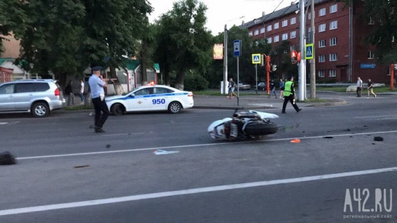 Авария дня. ДТП с участием мотоцикла в Кемерове