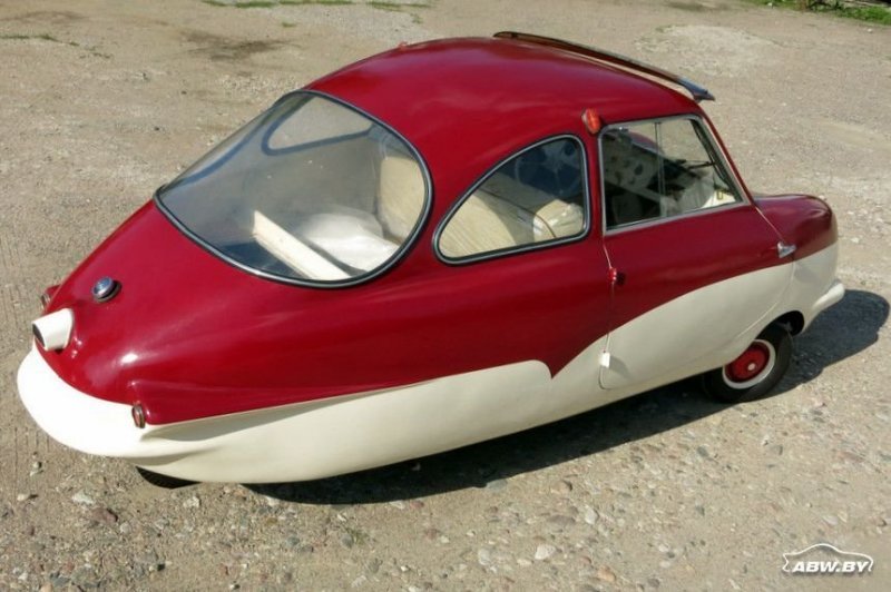 А это вообще автомобиль? Fuldamobil! 60 лет назад он стоил порядка 3100 немецких марок - 7200 евро в наши дни. Сейчас как минимум не дешевле. За что такие деньги?