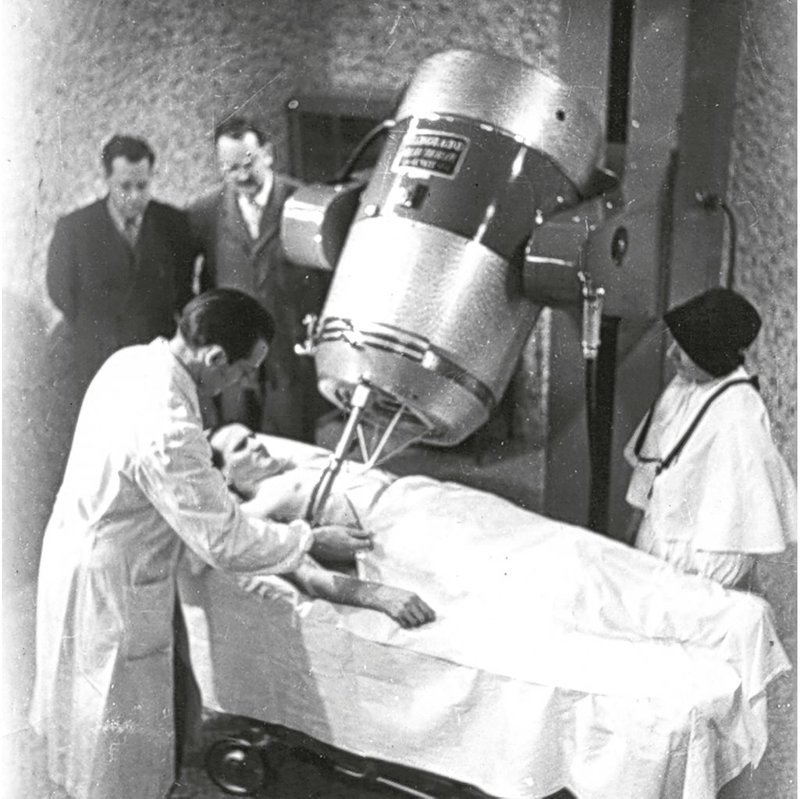 10. Машина для кобальтовой терапии, изобретена в 1953 году