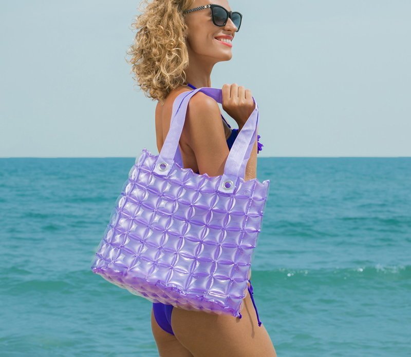 Городская сумка на пляже