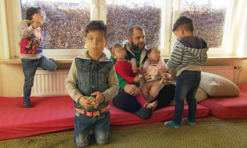 10. Беженец из Сирии живет в Германии по законам шариата