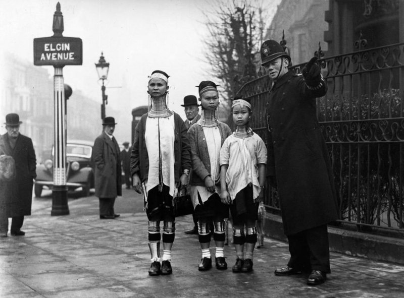9. Бирманские женщины гуляют по Лондону, 1935 год