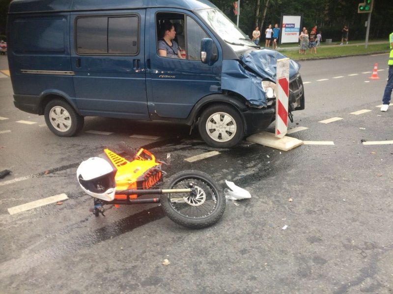 На юге Москвы велосипедист получил серьезные травмы, и был эвакуирован на вертолете