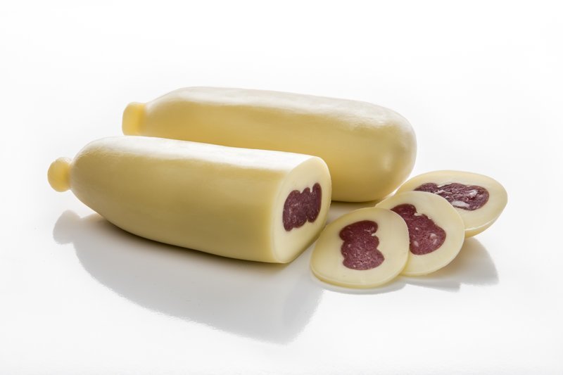 3. Caciosalame - итальянский сыр внутри которого салями
