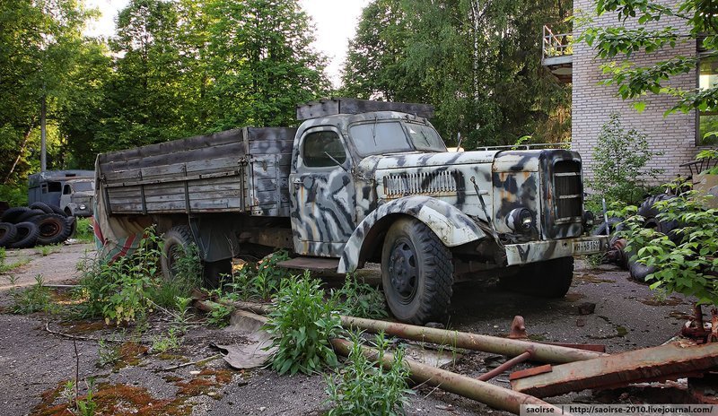 Этот грузовик вероятно был сделан для съемок фильма про Вторую Мировую войну и скорее всего является попыткой создать  [Mercedes-Benz Type 4500A] .