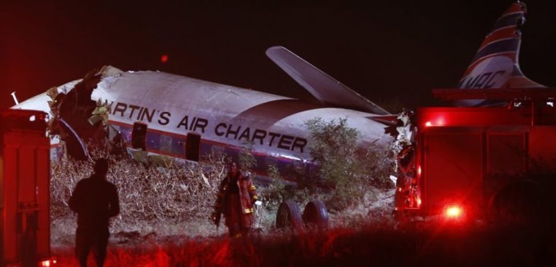 "Становится все хуже": в сети появилось видео, снятое пассажиром падающего самолета