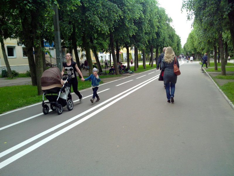 Велодорожки для велосипедистов, а не для пешеходов с детскими колясками