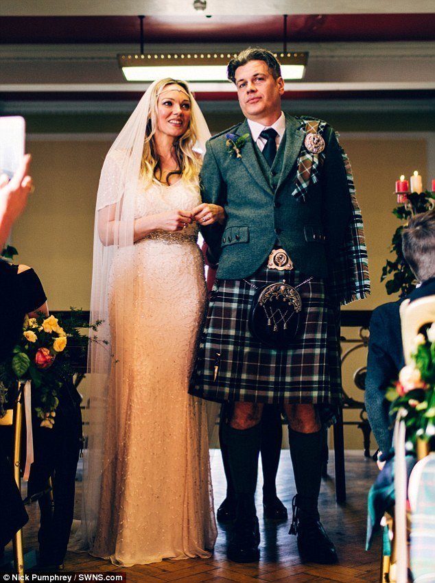 25 марта 2017 года Майри и Риз связали себя узами брака в столице Шотландии, Эдинбурге.
