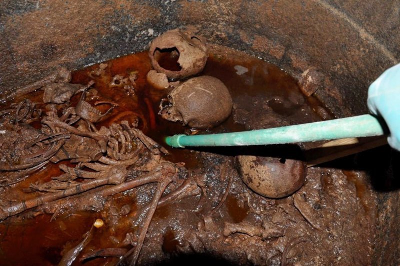 Египетские археологи открыли саркофаг, обнаруженный во время раскопок в Александрии в начале июля