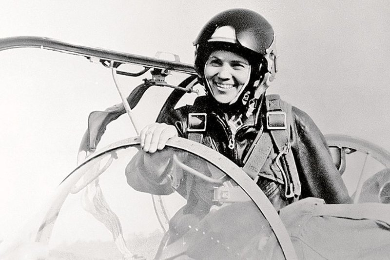 20 июля 1931 г. родилась Марина Лаврентьевна Попович, советский военный летчик-испытатель