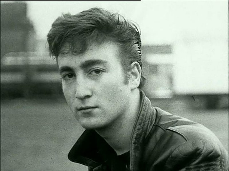 Джон Леннон: «В Гамбурге нам пришлось играть по многу часов подряд»