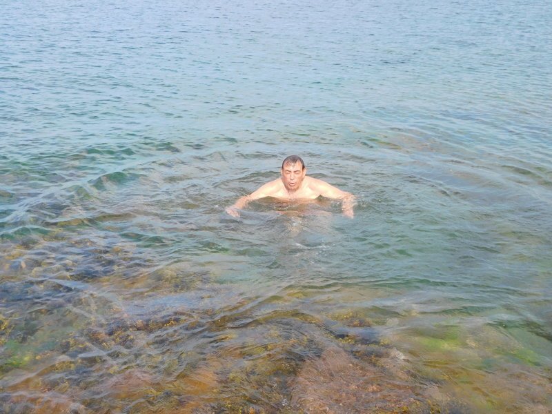 А это уже южный берег Баренцева моря. Температура воды градусов 12