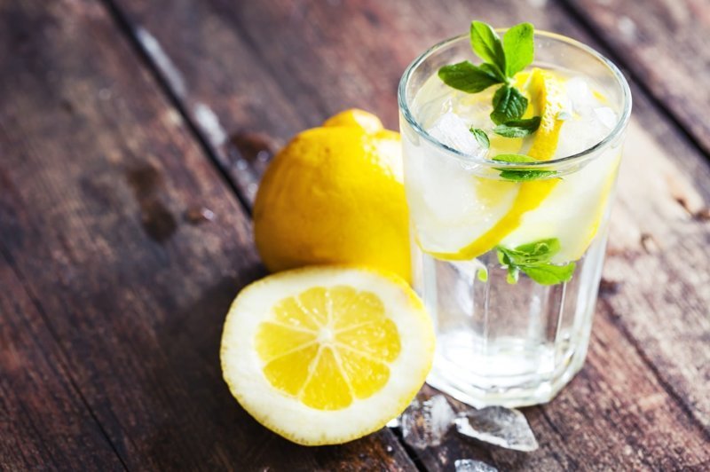 10 причин пить воду с лимоном