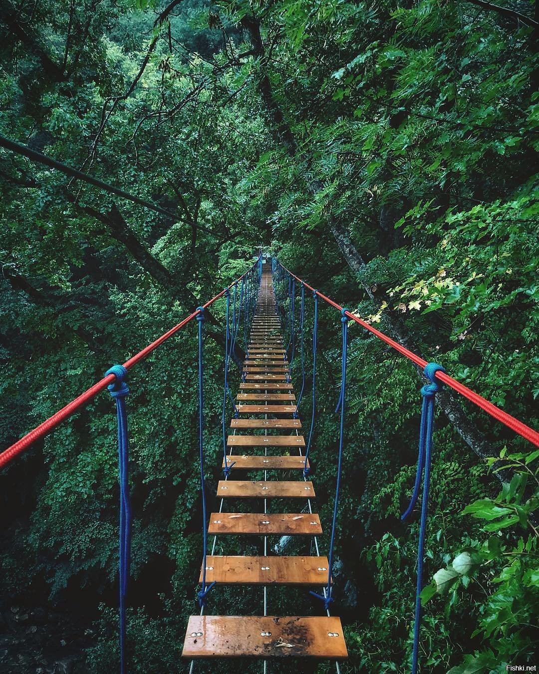 Новомихайловский подвесной мост