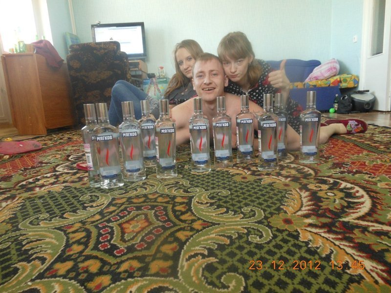 Конечно, без алкоголя тоже весело. Но к сожалению русский народ отдыхает всегда с ним.