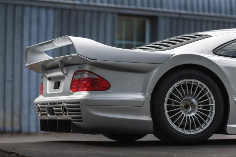 Mercedes-Benz AMG CLK GTR из 90-х дороже, чем новый Mercedes-AMG Project One