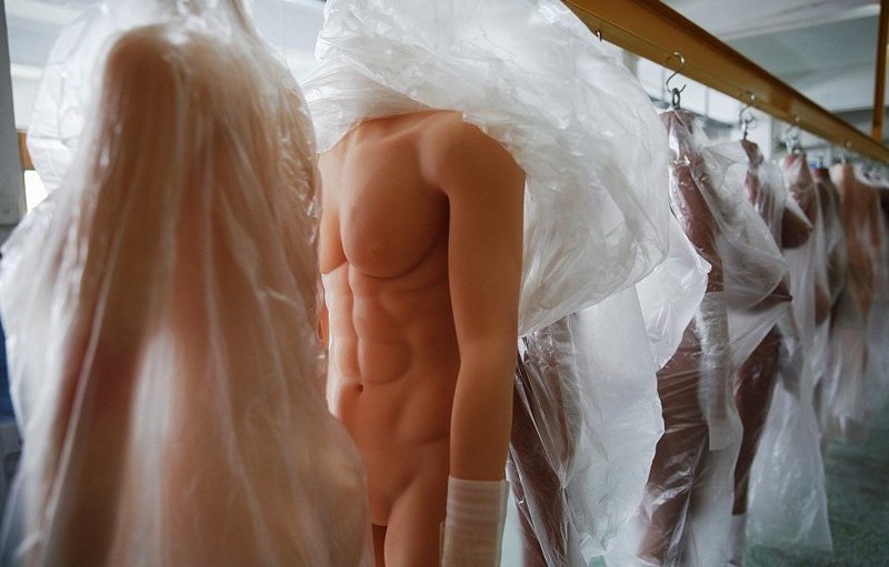 Уникальная экскурсия по китайской фабрике секс-кукол