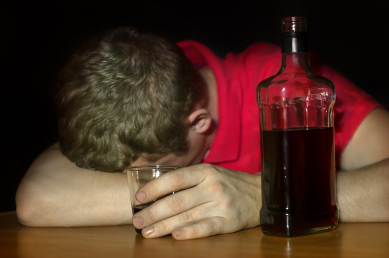 Полный отказ от алкоголя грозит деменцией