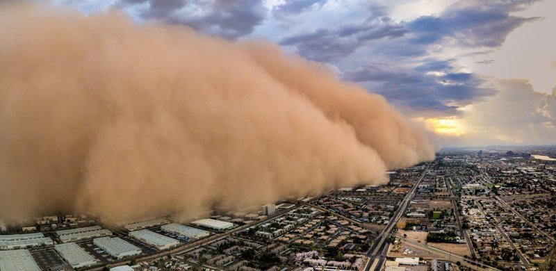 Апокалипсис из пыльной бури опять пришёл в Аризону, и на этот раз люди запаслись камерами