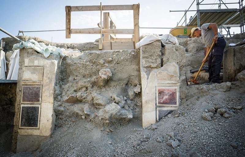 Археологи добыли новые сокровища в Помпеях