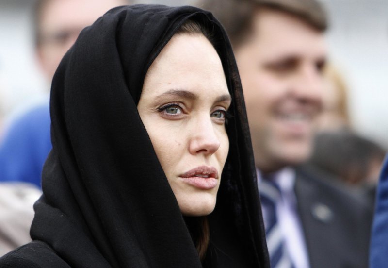 «Слишком много яда»: адвокат Анджелины Джоли хочет отказаться от сотрудничества с актрисой