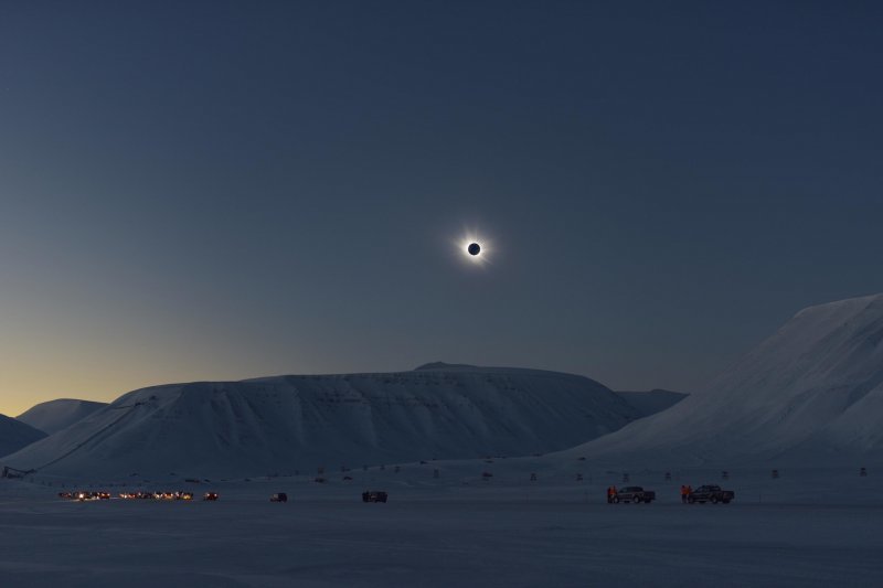 Солнечное затмение над Арктикой