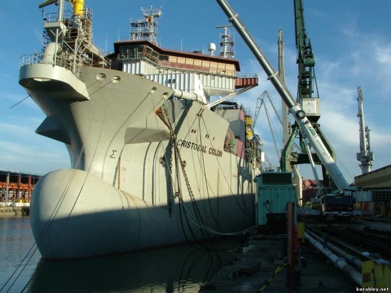 Суперсовременное судно «Cristóbal Colón»