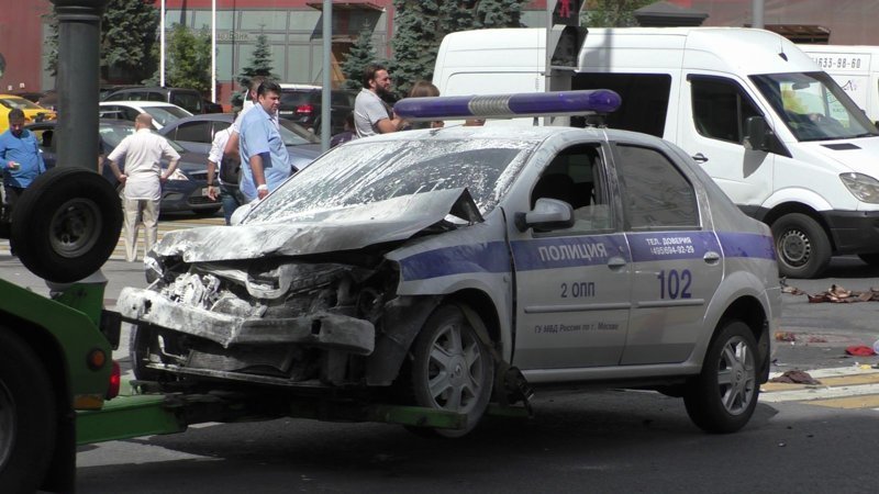 Огненное ДТП с машиной полиции и ГАЗелью в Москве