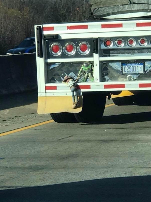 "Приятель снял это по дороге на работу"