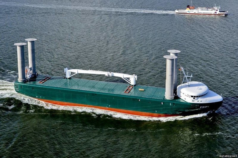 Необычное грузовое судно «E-SHIP 1»