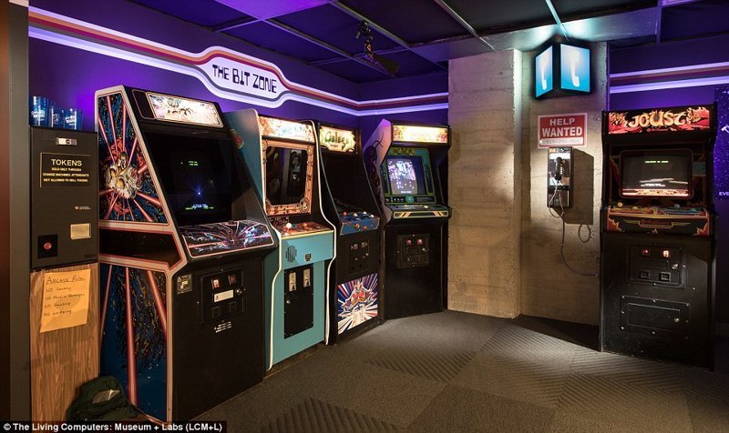 В музее Living Computers Museum в Сиэтле, США, можно зависнуть надолго - там хранится множество "живых" компьютеров,  игровых автоматов и консолей.