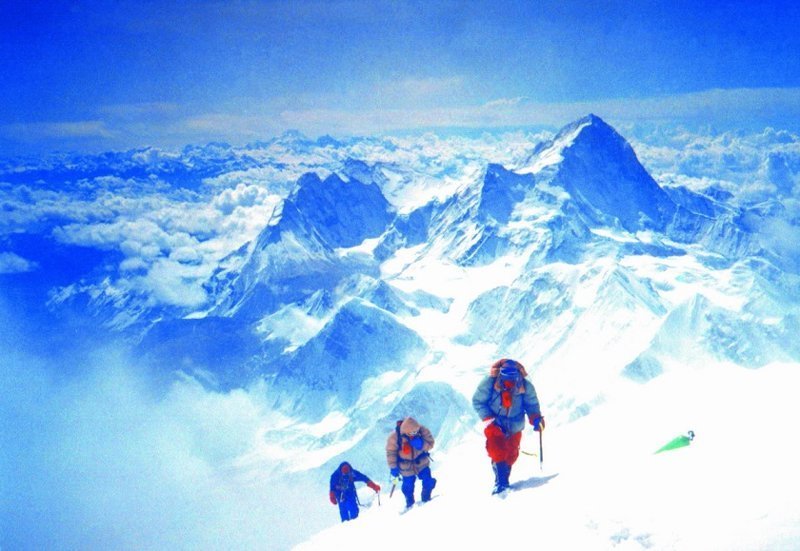 Гора Эверест - это "фекальная бомба с часовым механизмом"
