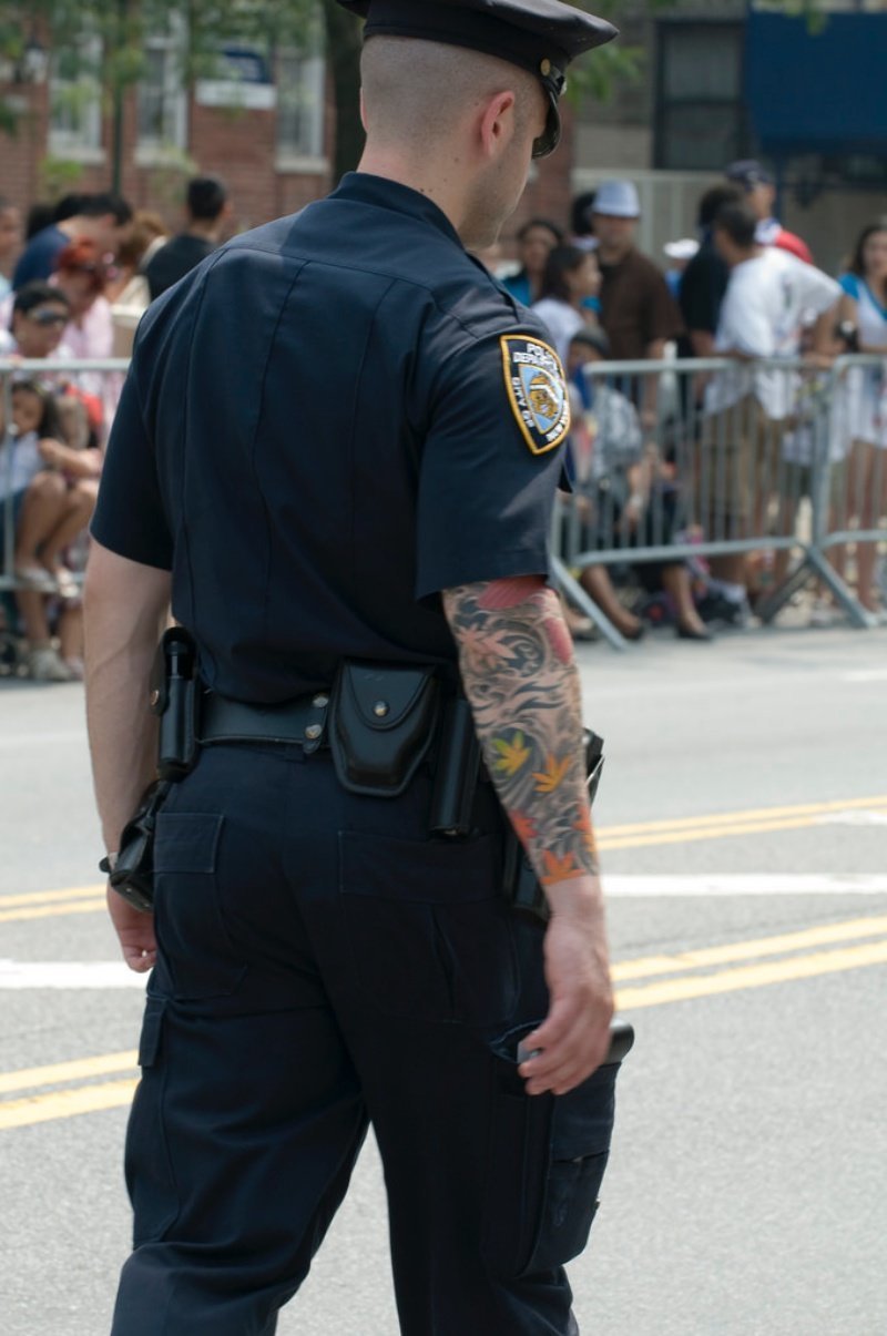Американская полиция с тату