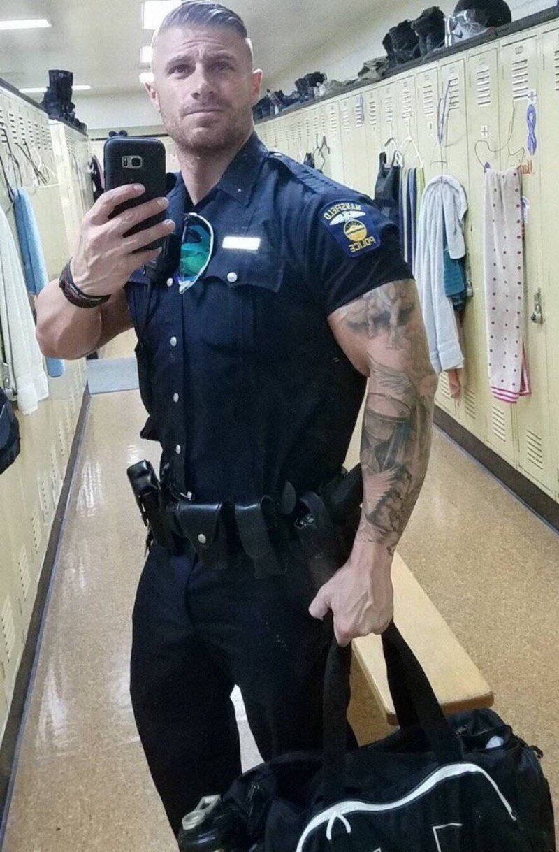 Татуированные полицейские в Америке