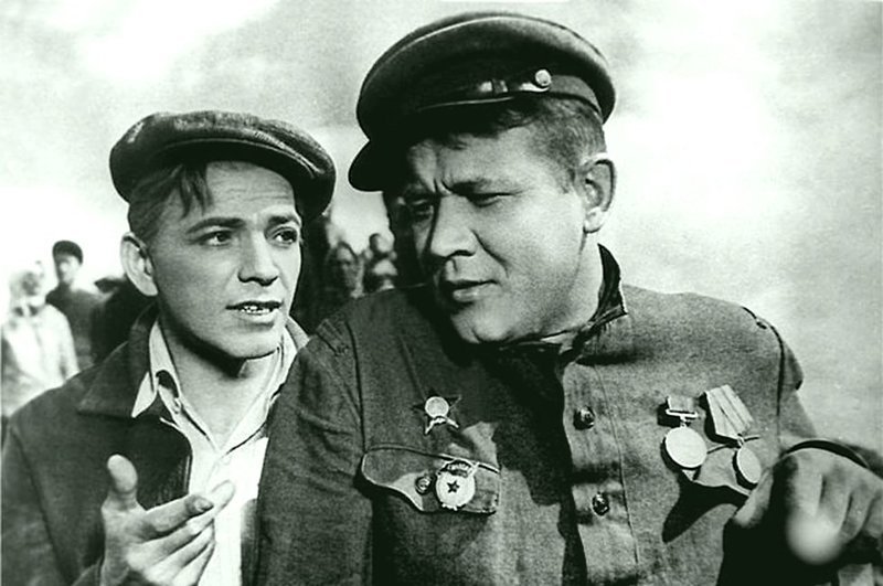 Петр Алейников и Борис Андреев в фильме «Большая жизнь» (1939).