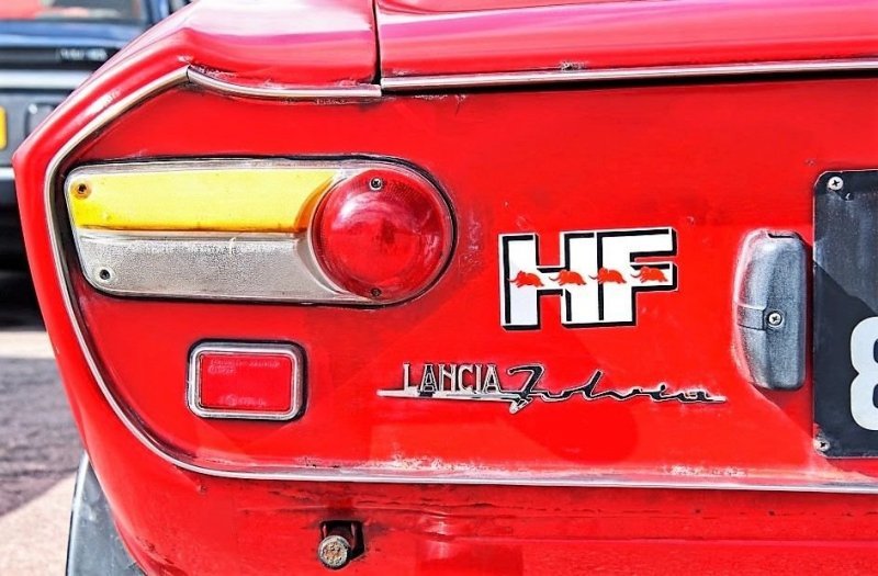 Lancia Fulvia HF первая модель фирмы со знаменитым шильдиком.