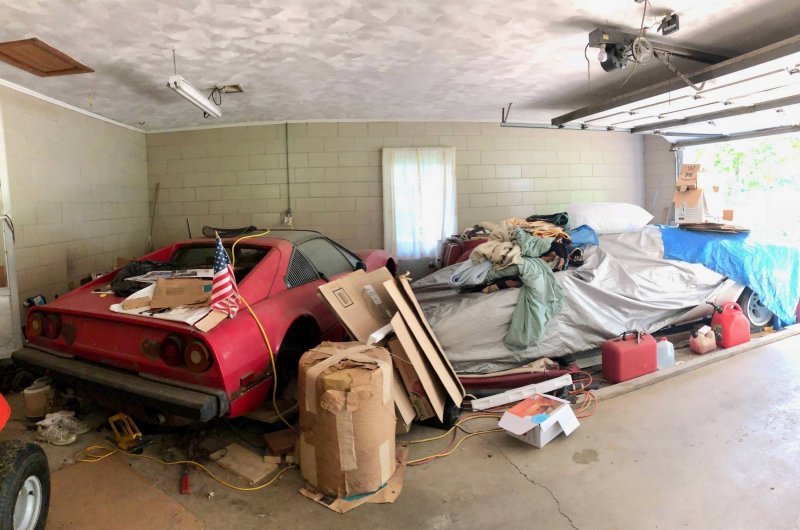 Внук нашел в гараже бабушки суперкар Lamborghini Countach, простоявший больше 20 лет