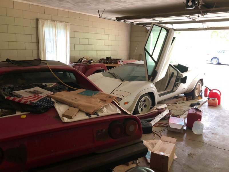Внук нашел в гараже бабушки суперкар Lamborghini Countach, простоявший больше 20 лет