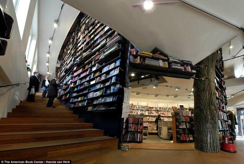 6. The American Book Center - Амстердам