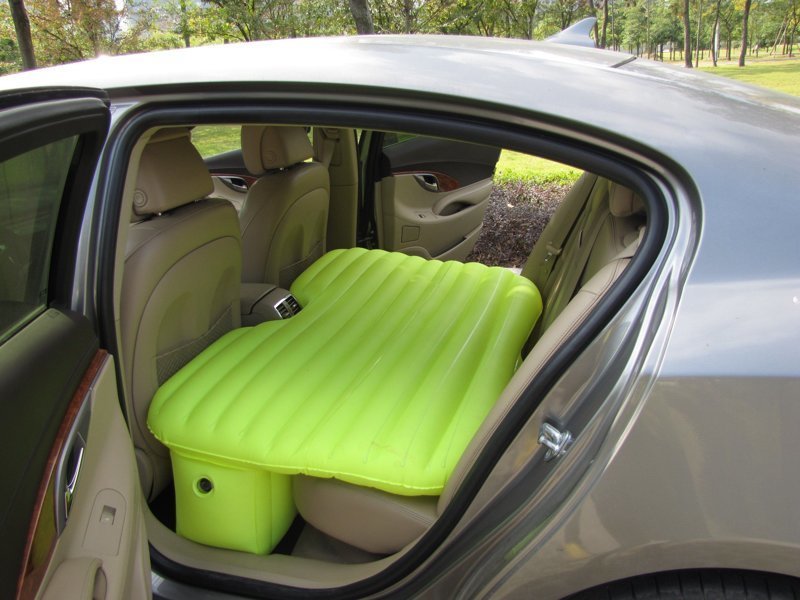 Надувной матрас для заднего сиденья в автомобиле