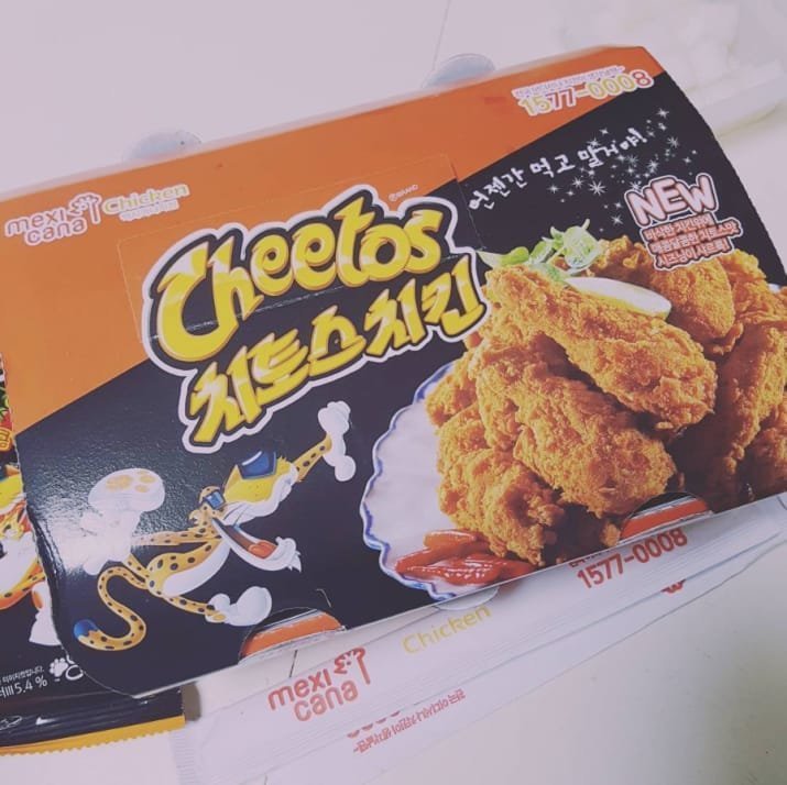 Жареная курица в чипсах Cheetos - две вредных еды в одной! Любители фаст-уда говорят, что это божественно