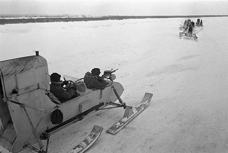 Истребительный отряд на аэросанях отправляется в поход. Северо-Западный фронт, 1942-й год