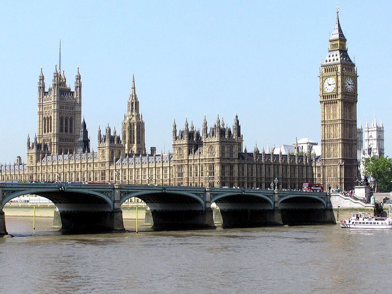 7. Здание парламента в Лондоне (Великобритания)