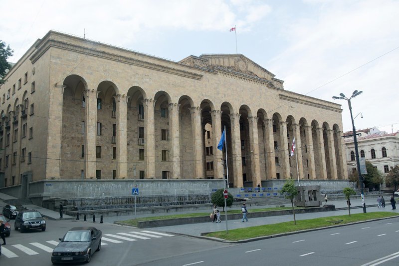 1. Дом правительства в Тбилиси (Грузия)