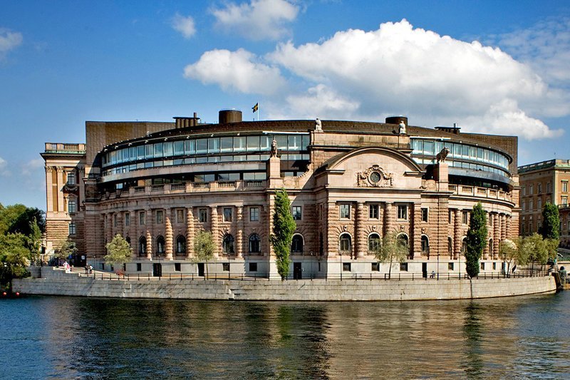 9. Здание парламента в Стокгольме (Швеция)