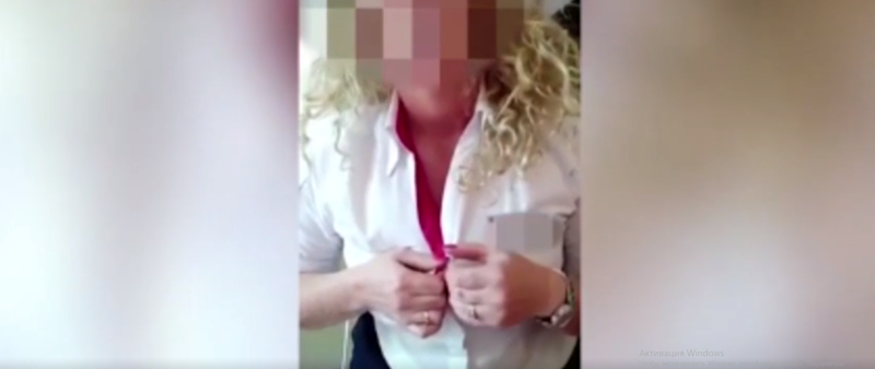 Стюардесса сняла видео о лайфхаках в отелях, но многие не оценили