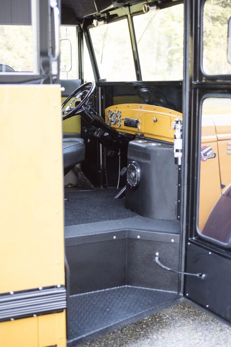 The Magic Bus: модифицированный школьный автобус Chevrolet 1941 года