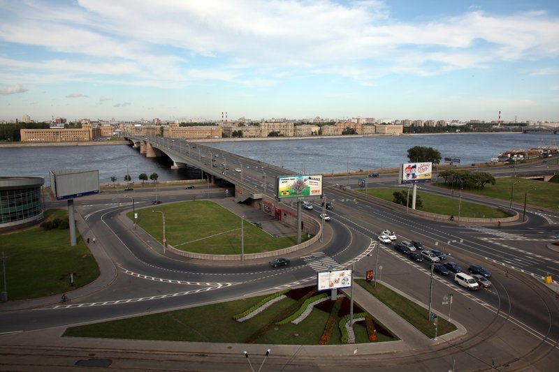 Мост Александра Невского в Санкт Петербурге