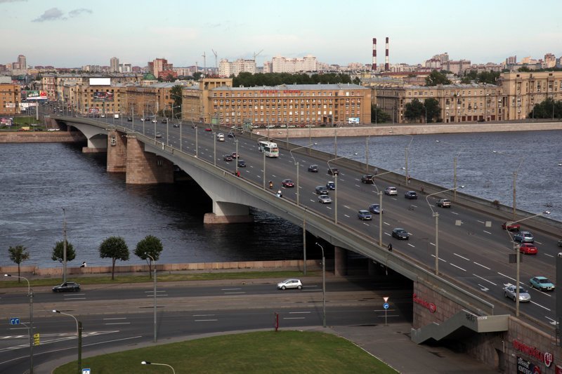Мост Александра Невского в Санкт Петербурге